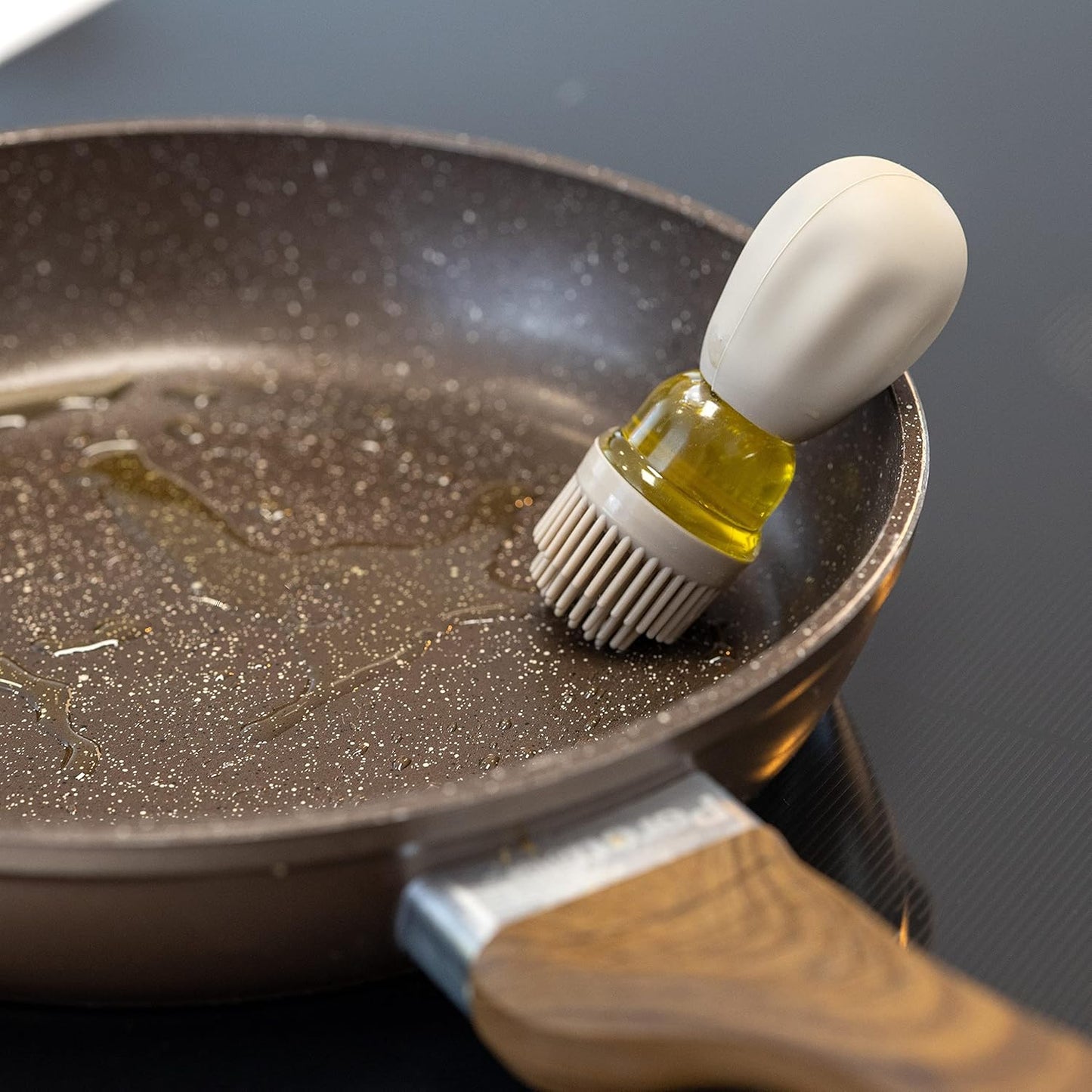 OliePensel™ – 2-i-1 Olieflaske med Silikonepensel